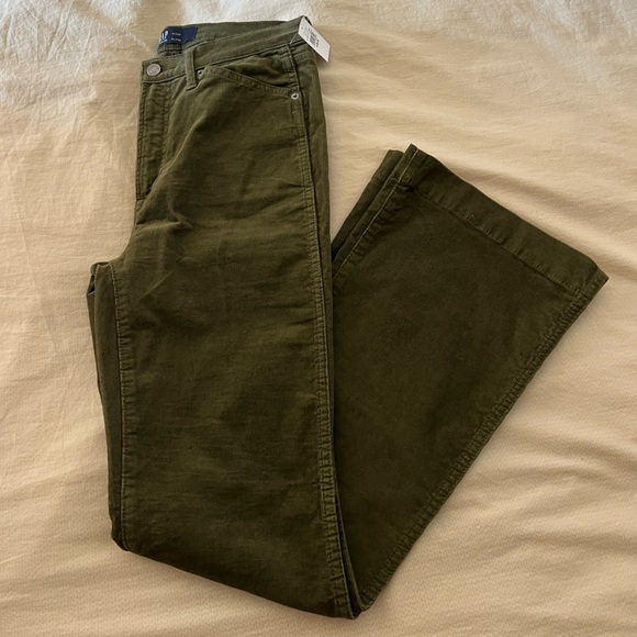 NWT GAP green corduroy flare pants size 8 / 29r - Picture 2 of 6